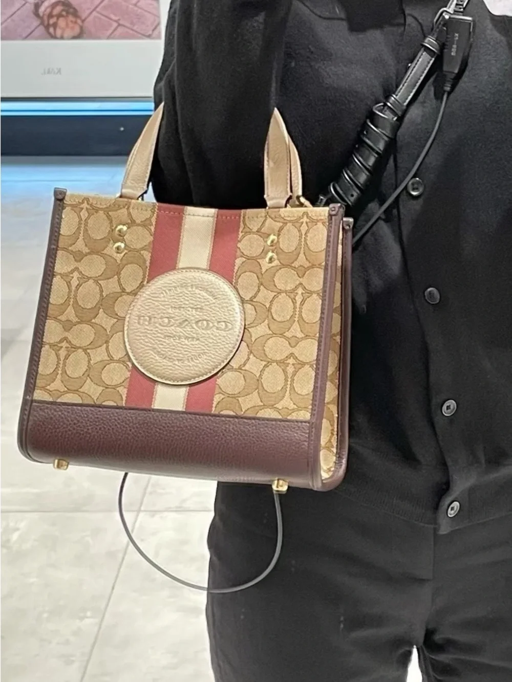 COACH Dempsey Tote 22 Signature Jacquard With Patch
